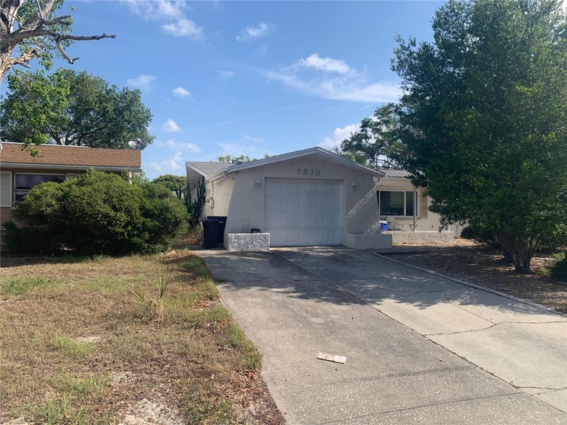 7519 Kensico Dr, Port Richey, FL 34668