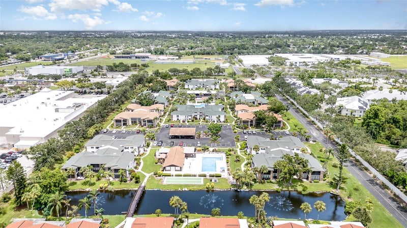 5400 34th St #5G, Bradenton, FL 34210