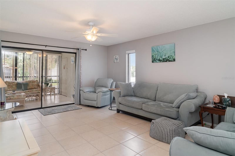 5400 34th St #5G, Bradenton, FL 34210