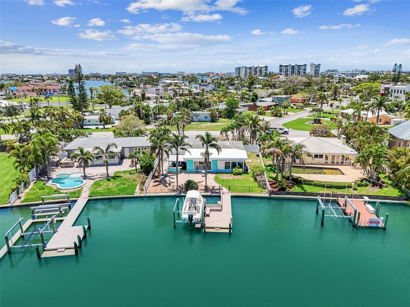 10246 Tarpon Dr, Treasure Island, FL 33706