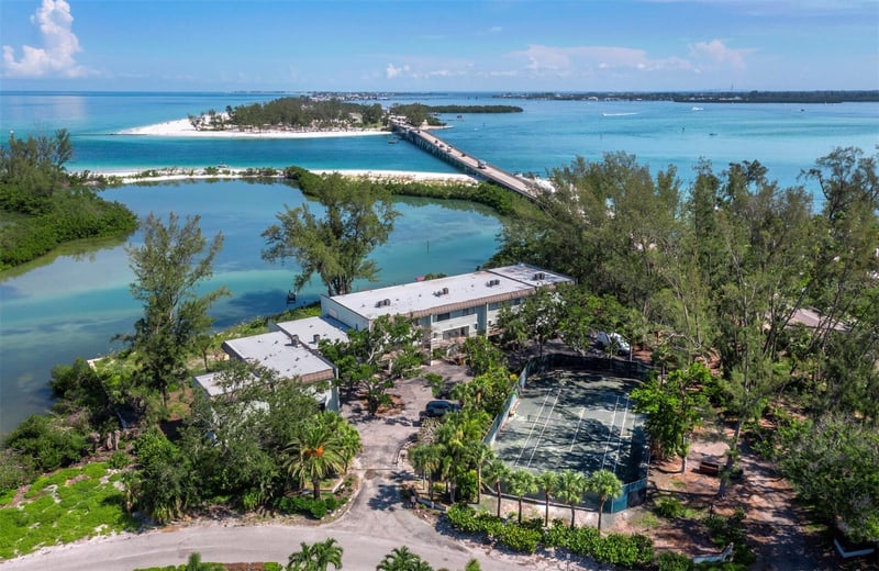 490 Shore Rd #6, Longboat Key, FL 34228