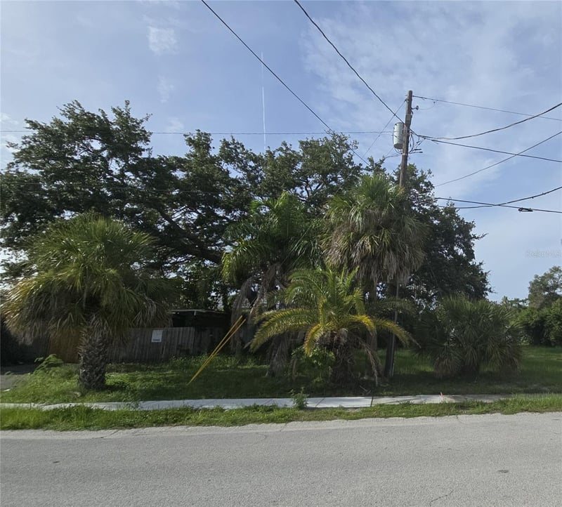 Woodlawn St, Clearwater, FL 33756