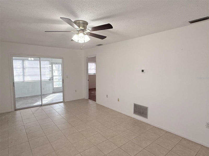 390 301 Blvd #8D, Bradenton, FL 34205