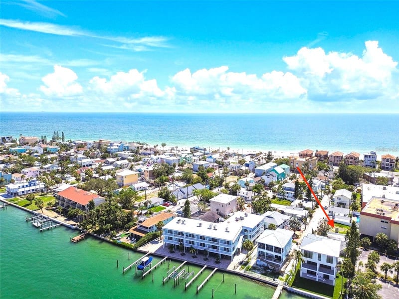 140 95th Ave, Treasure Island, FL 33706