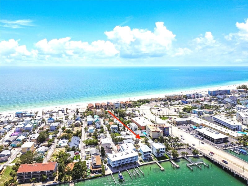 140 95th Ave, Treasure Island, FL 33706
