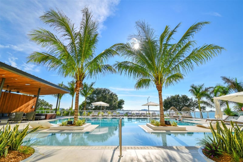 1028 Sunset Point Rd #R6, Clearwater, FL 33755