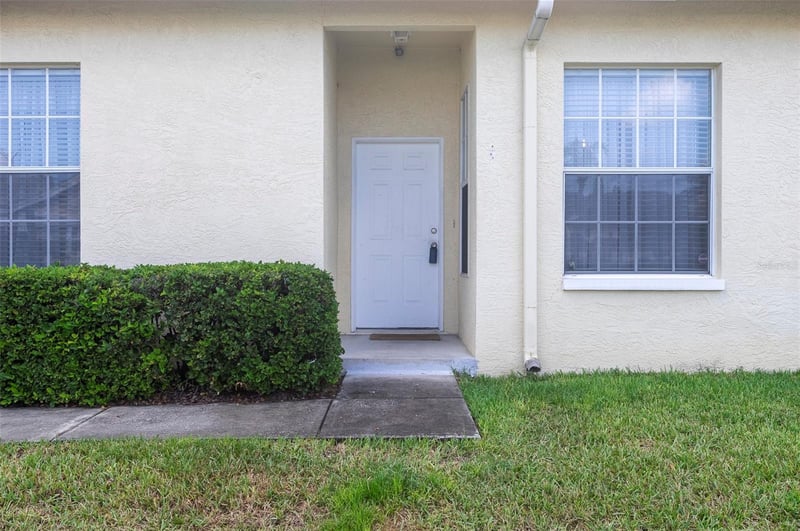 1050 Starkey Rd #208, Largo, FL 33771