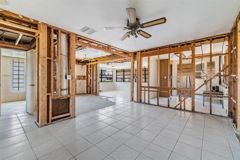 2620 Trent Rd, Palm Harbor, FL 34684