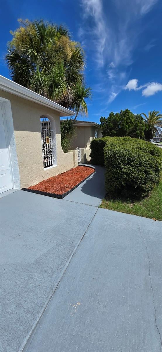 9125 Lunar Ln, Port Richey, FL 34668