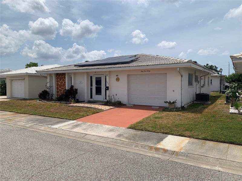 5460 Lemon Tree Ln, Pinellas Park, FL 33782