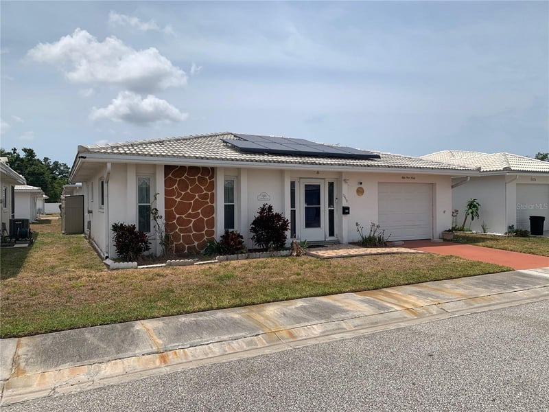 5460 Lemon Tree Ln, Pinellas Park, FL 33782