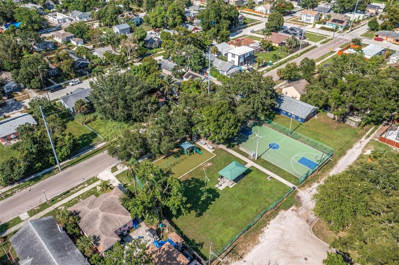 1240 James Ave, St Petersburg, FL 33705