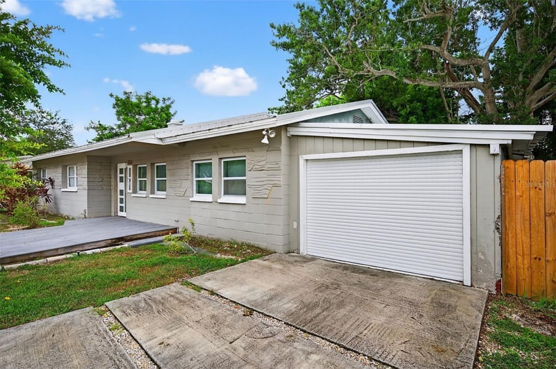 300 Davison Ave, St Petersburg, FL 33703