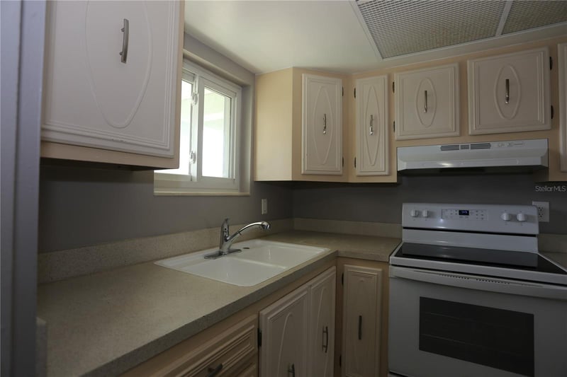 801 83rd Ave #309, St Petersburg, FL 33702