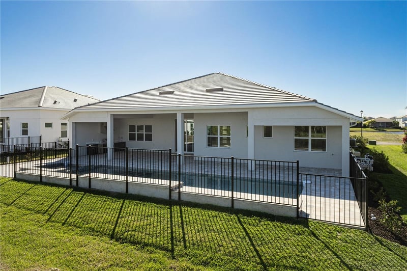 8061 Nevis Rn, Bradenton, FL 34202