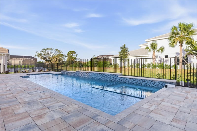 8065 Nevis Rn, Bradenton, FL 34202