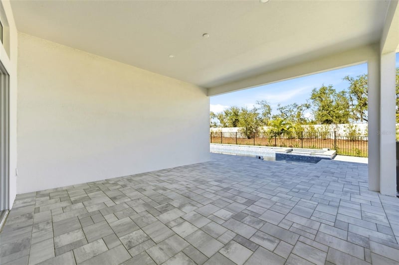 17715 Palmiste Dr, Bradenton, FL 34202