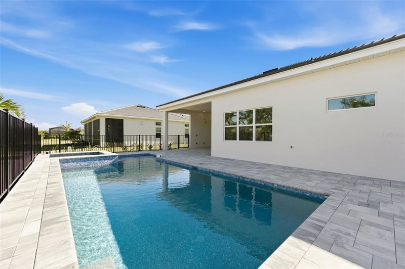 17715 Palmiste Dr, Bradenton, FL 34202