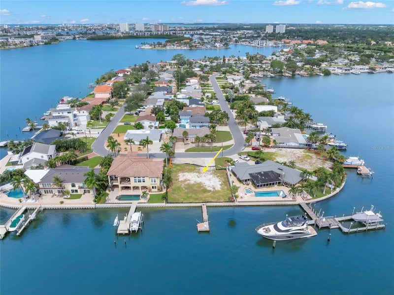 2000 Dolphin Blvd, St Petersburg, FL 33707