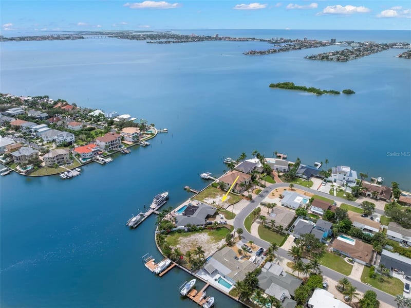 2000 Dolphin Blvd, St Petersburg, FL 33707