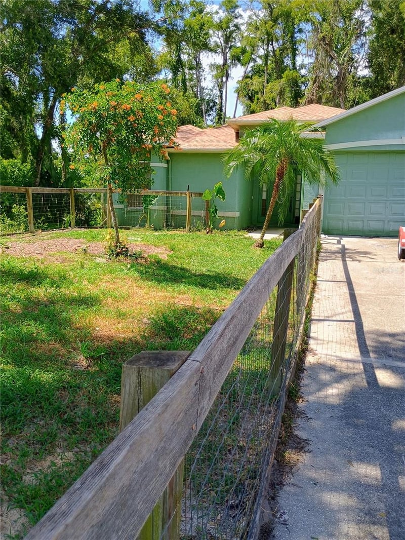 8977 Lake Dr, New Port Richey, FL 34654