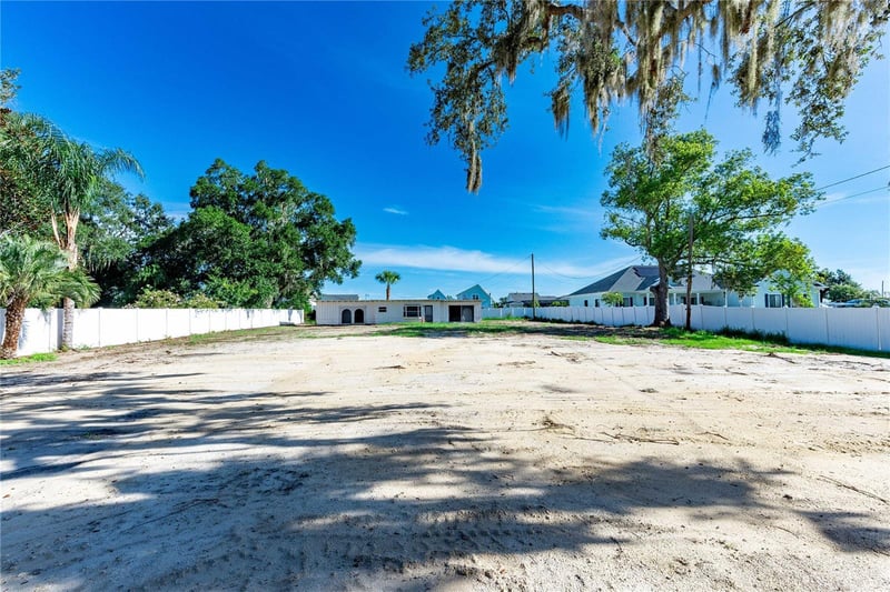 32843 Michigan Ave, San Antonio, FL 33576