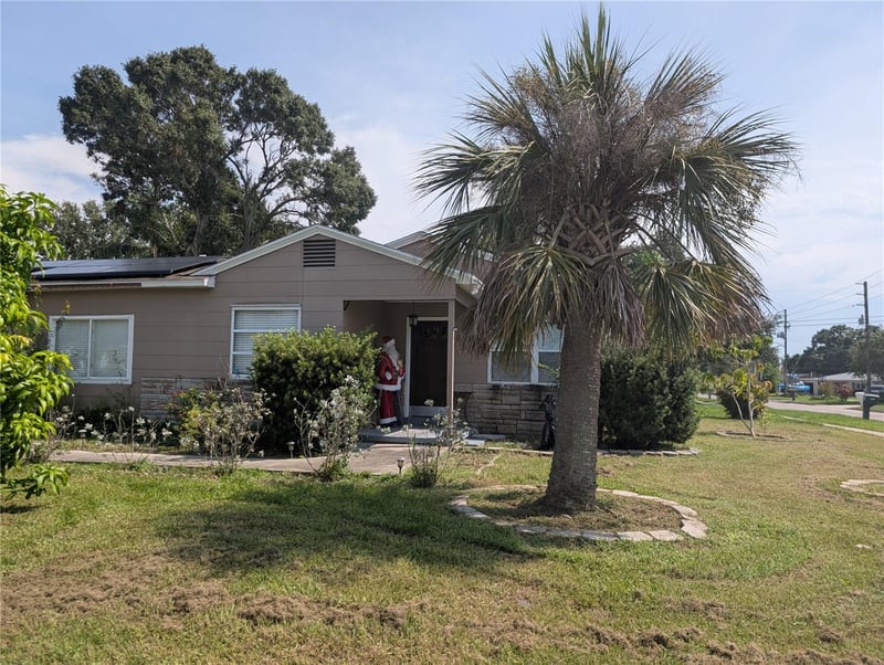 1830 58th St, Gulfport, FL 33707