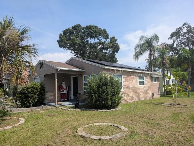 1830 58th St, Gulfport, FL 33707