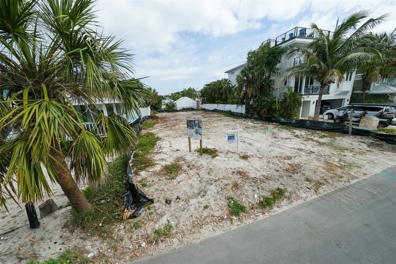 106 11th , Bradenton Beach, FL 34217
