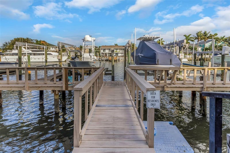 745 Pinellas Bayway #207, Tierra Verde, FL 33715