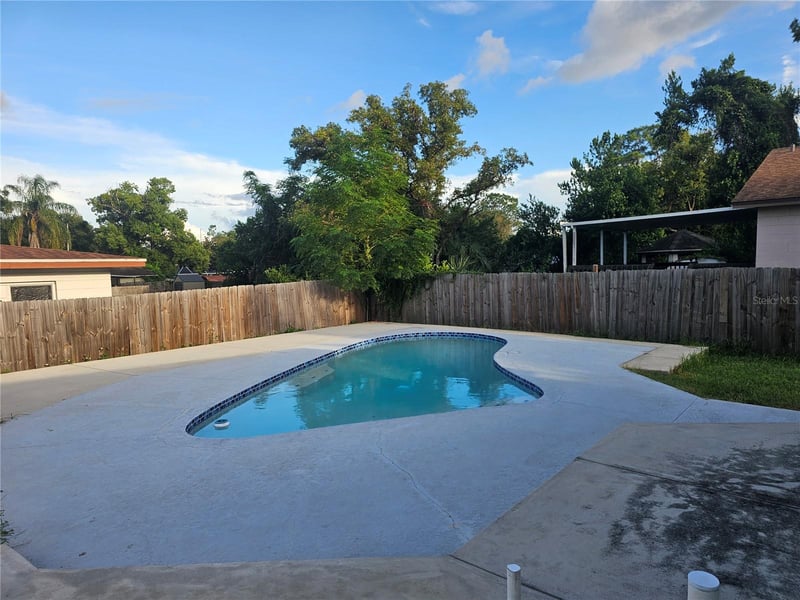 301 Seneca Ave, Tampa, FL 33612