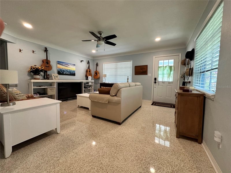 2831 Clinton St, Gulfport, FL 33707