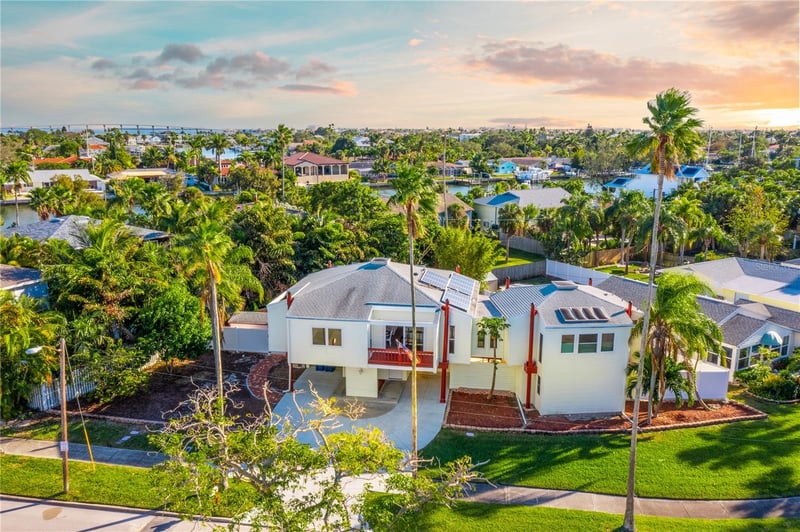 3250 Debazan Ave, St Pete Beach, FL 33706