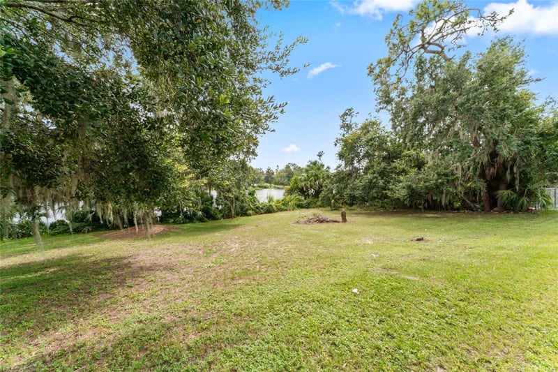 Riverhills Dr, Temple Terrace, FL 33617