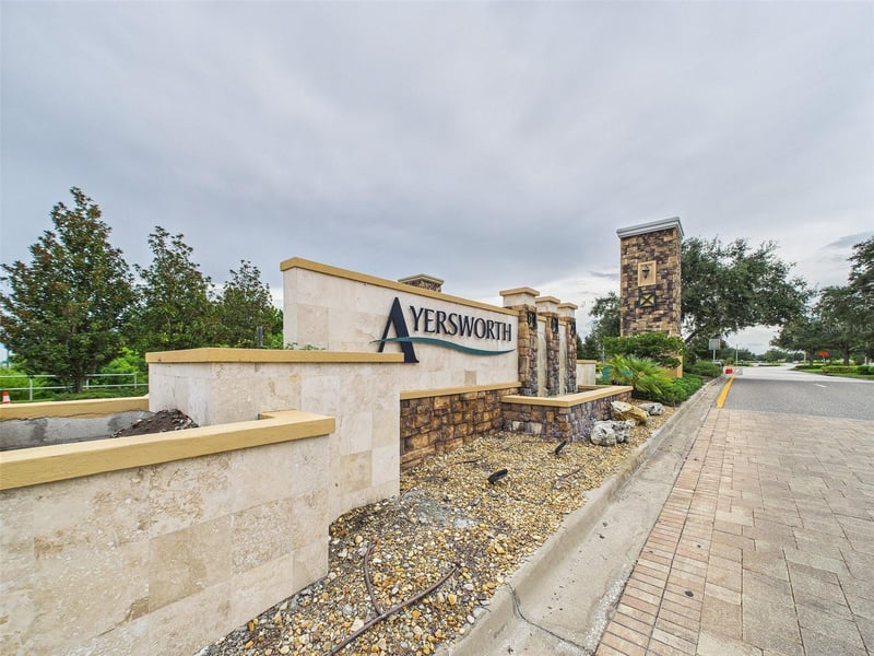 14211 Edinburgh Moor Dr, Wimauma, FL 33598