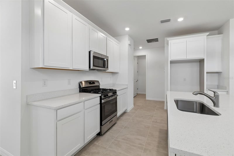 3744 Nandina Cir, Sun City Center, FL 33573