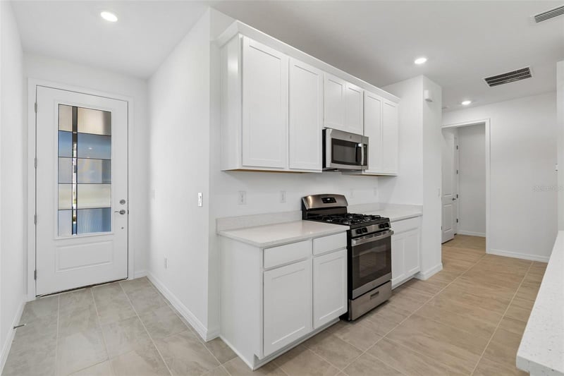 3744 Nandina Cir, Sun City Center, FL 33573