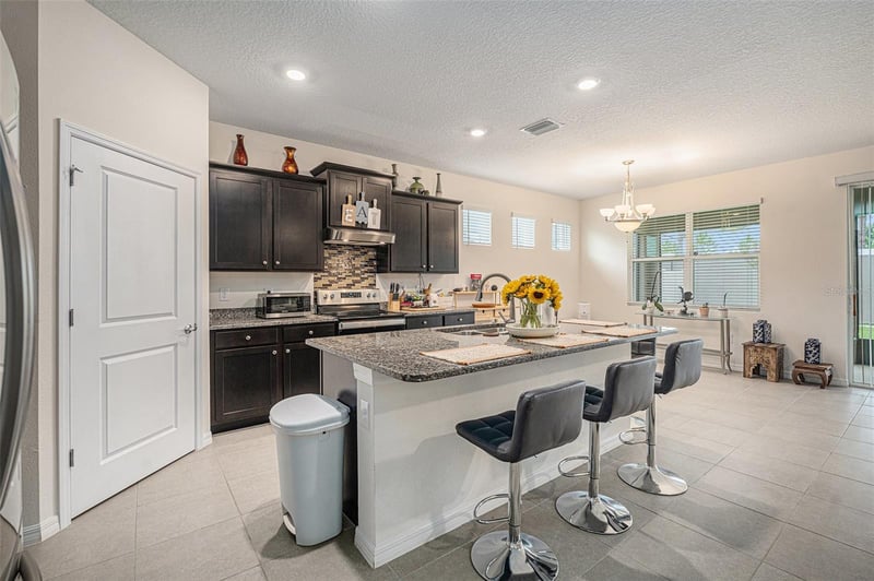 8040 Wheat Stone Dr, Zephyrhills, FL 33540