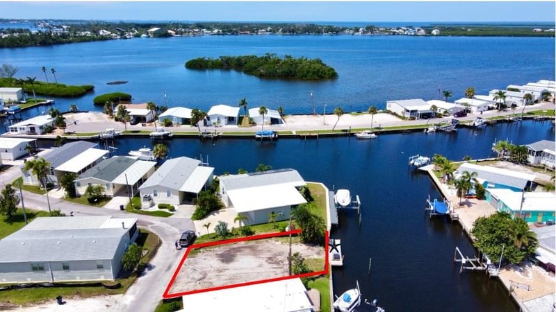 280 Nassau Dr, Palmetto, FL 34221