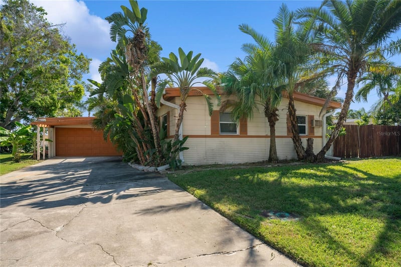 6903 Shore Dr, South Pasadena, FL 33707