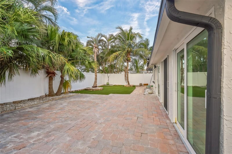 747 Pruitt Dr, Madeira Beach, FL 33708