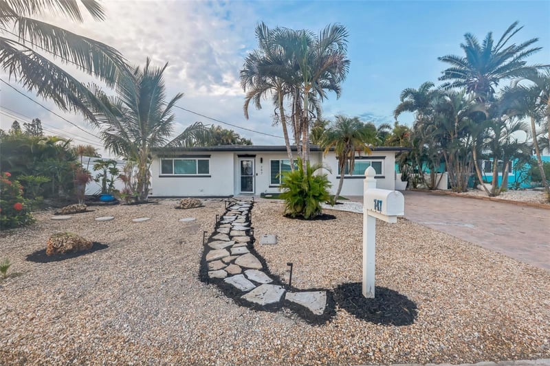 747 Pruitt Dr, Madeira Beach, FL 33708