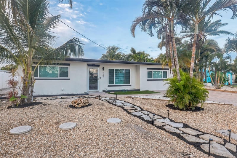 747 Pruitt Dr, Madeira Beach, FL 33708