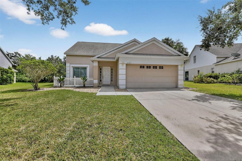 4107 34th St, Bradenton, FL 34208