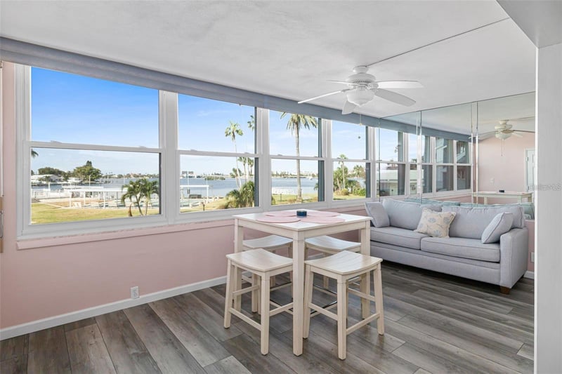 1868 Shore Dr #207, South Pasadena, FL 33707
