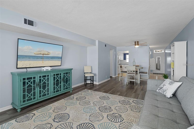 1868 Shore Dr #207, South Pasadena, FL 33707