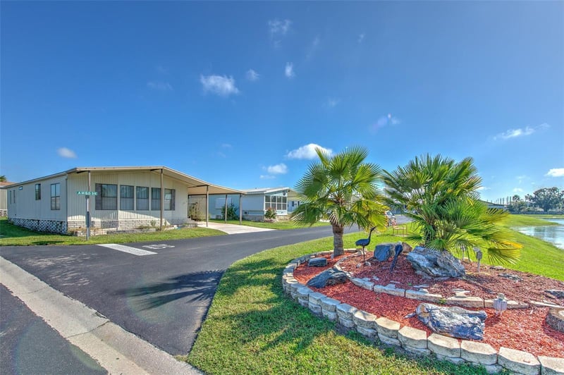 37605 Amigo Dr, Zephyrhills, FL 33541