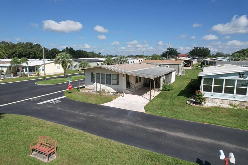 37605 Amigo Dr, Zephyrhills, FL 33541