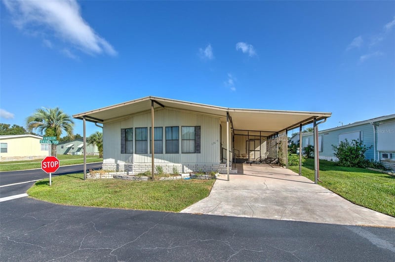 37605 Amigo Dr, Zephyrhills, FL 33541