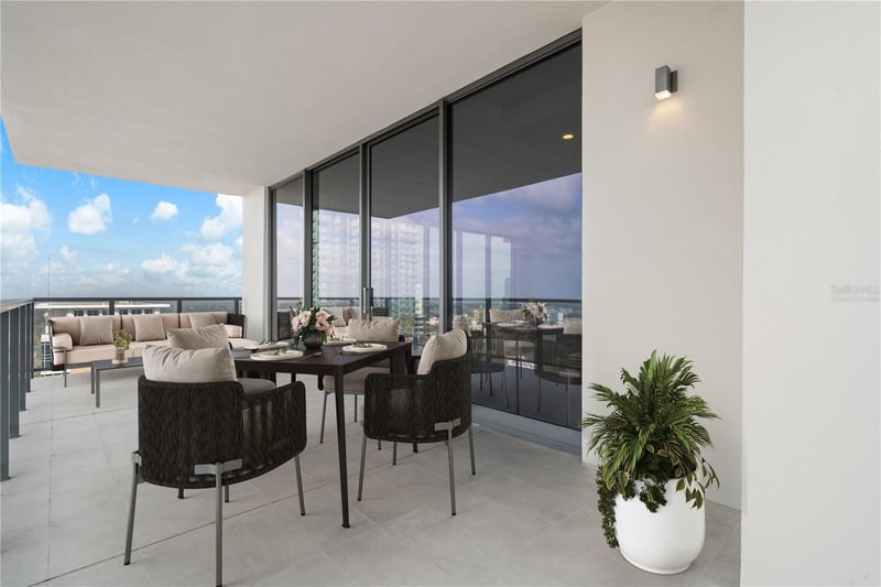 275 1st Ave #2401, St Petersburg, FL 33701